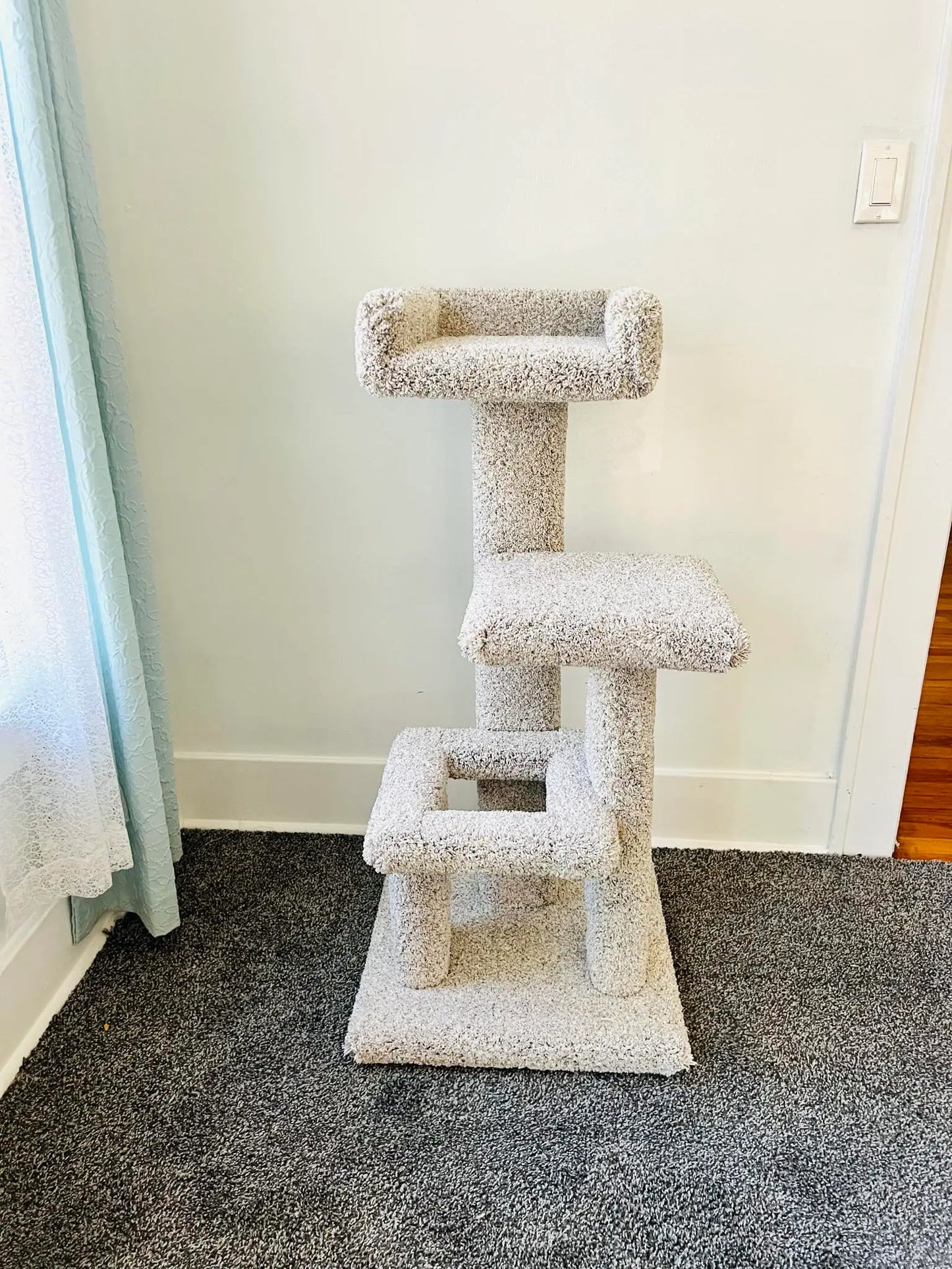 Nathans Kitty Condo "Fruffy" Kitty Condo 40in